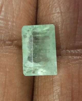 2.86 Ratti Natural emerald with Govt Lab Certificate-(8100)